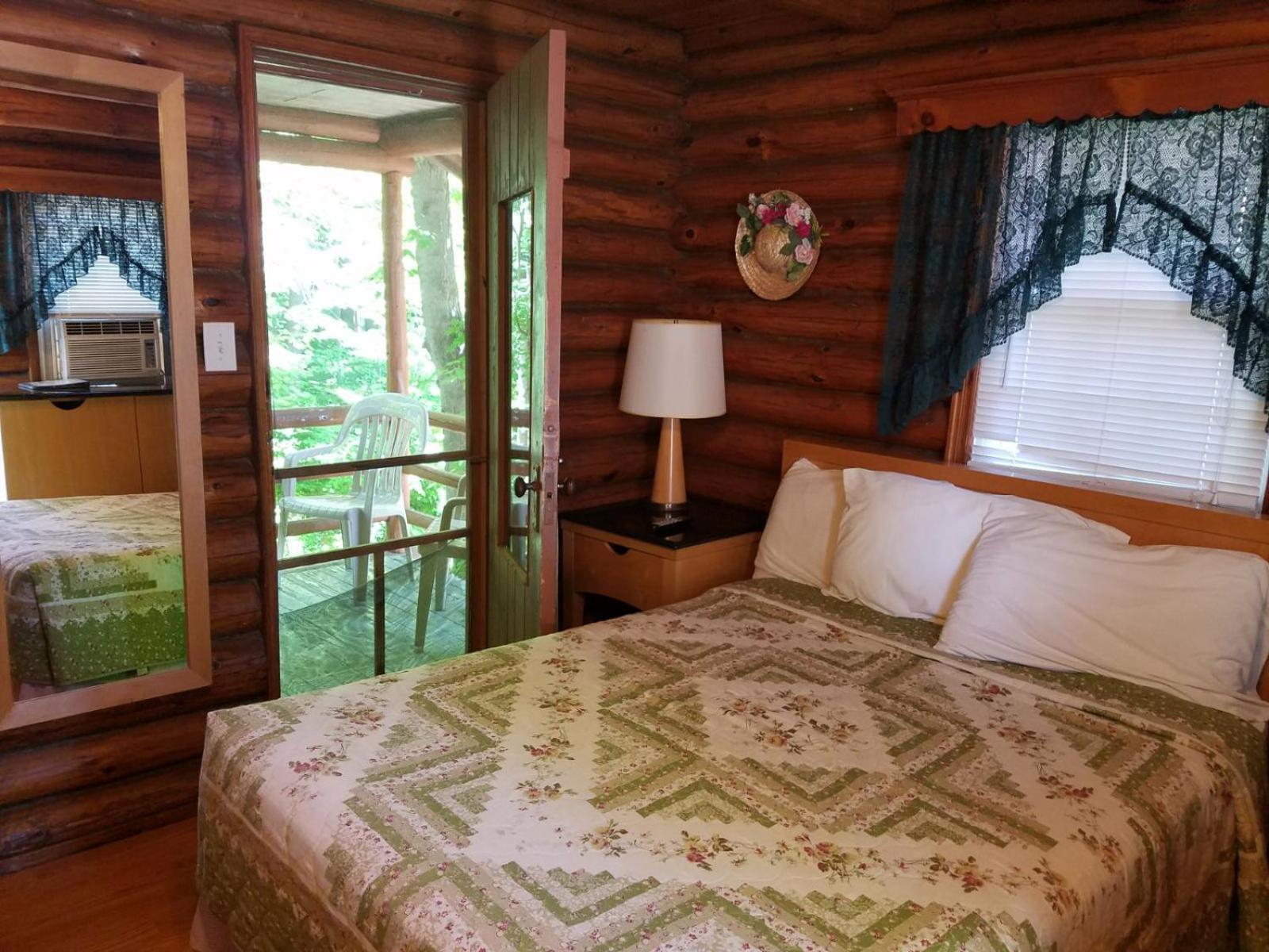 Seven Dwarfs Cabin - On The Brook Cabins Lake George Ngoại thất bức ảnh